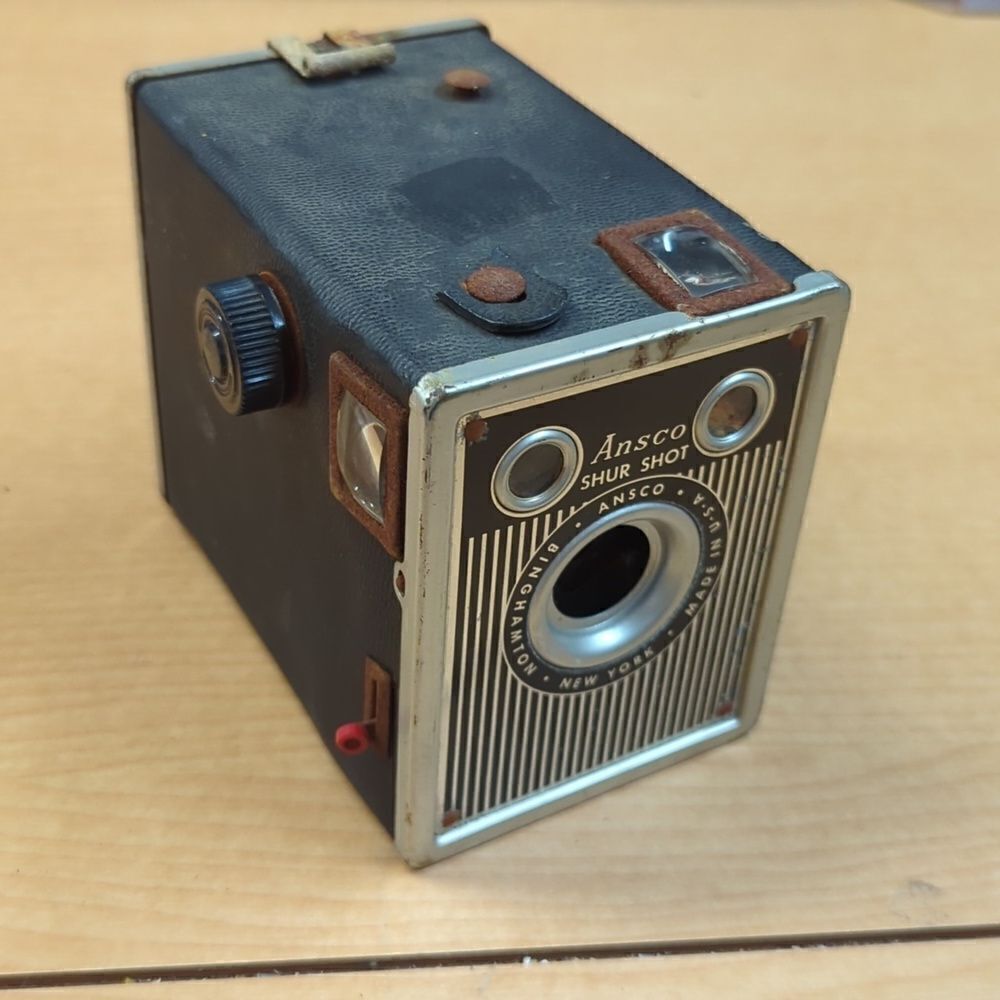 1930s Vintage Ansco Shur-Shot Jr. Box Camera‎